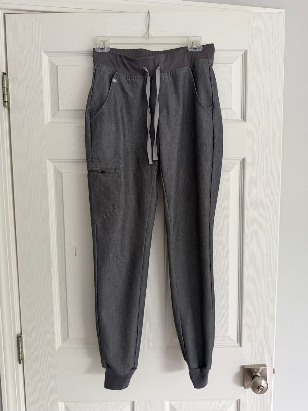 Figs Zamora XS Tall Graphite Gray Jogger Women’s Scrub Pants with Elastic Cuffs
